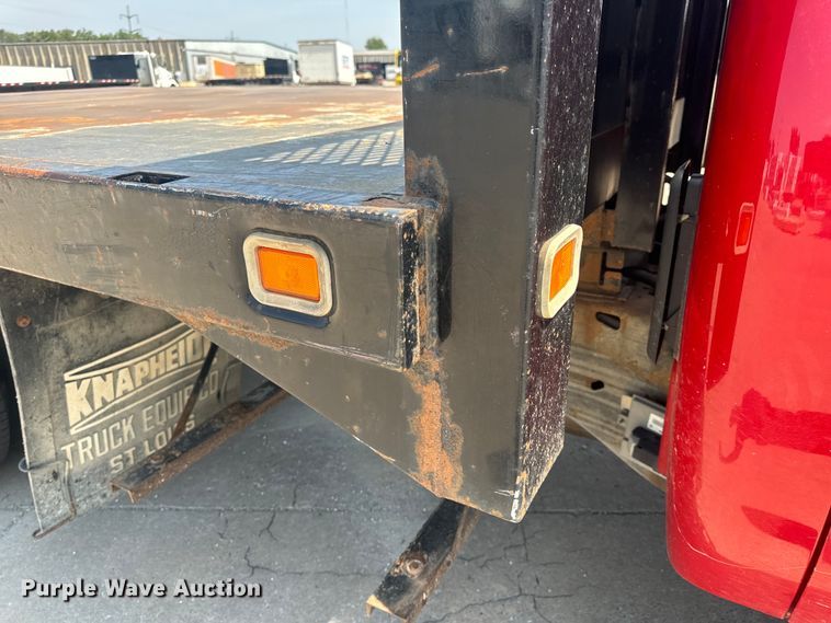 image for item EH6834 2011 Chevrolet  Silverado 3500HD dump flatbed pickup truck