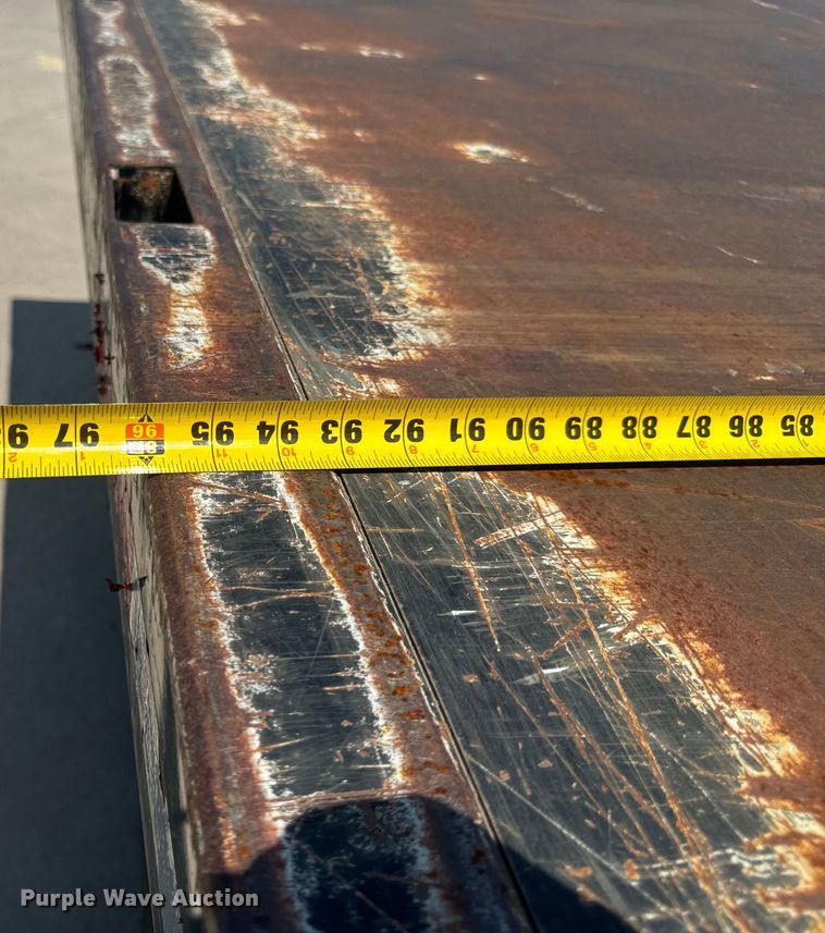 image for item EH6834 2011 Chevrolet  Silverado 3500HD dump flatbed pickup truck