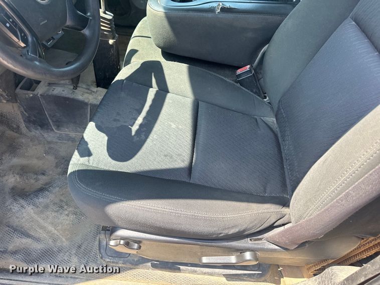 image for item EH6834 2011 Chevrolet  Silverado 3500HD dump flatbed pickup truck