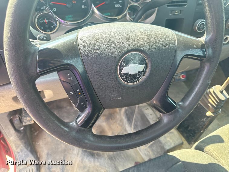 image for item EH6834 2011 Chevrolet  Silverado 3500HD dump flatbed pickup truck