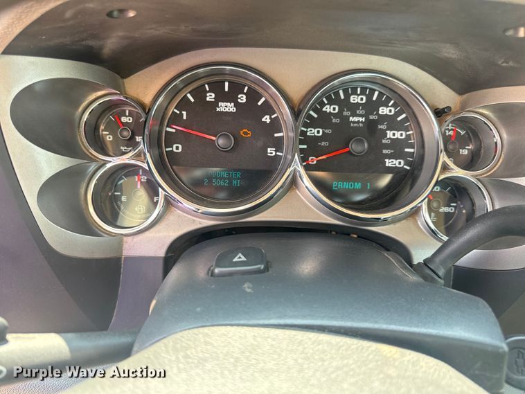 image for item EH6834 2011 Chevrolet  Silverado 3500HD dump flatbed pickup truck