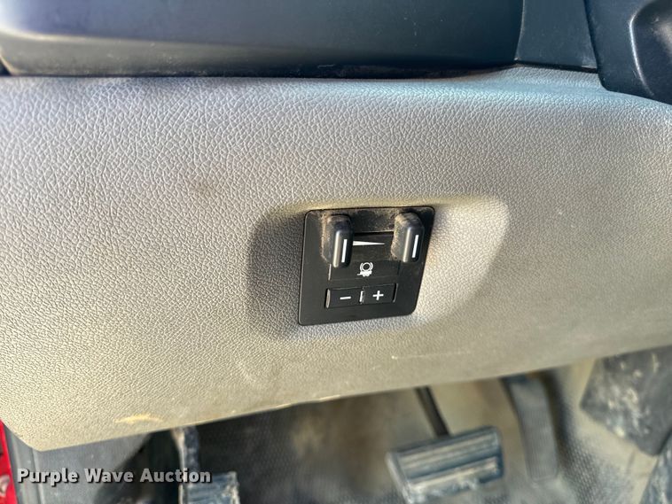 image for item EH6834 2011 Chevrolet  Silverado 3500HD dump flatbed pickup truck