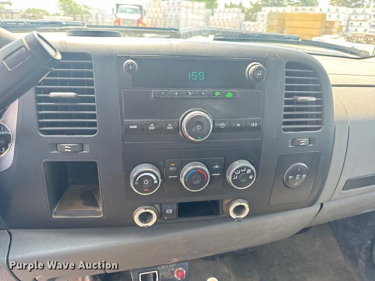 image for item EH6834 2011 Chevrolet  Silverado 3500HD dump flatbed pickup truck