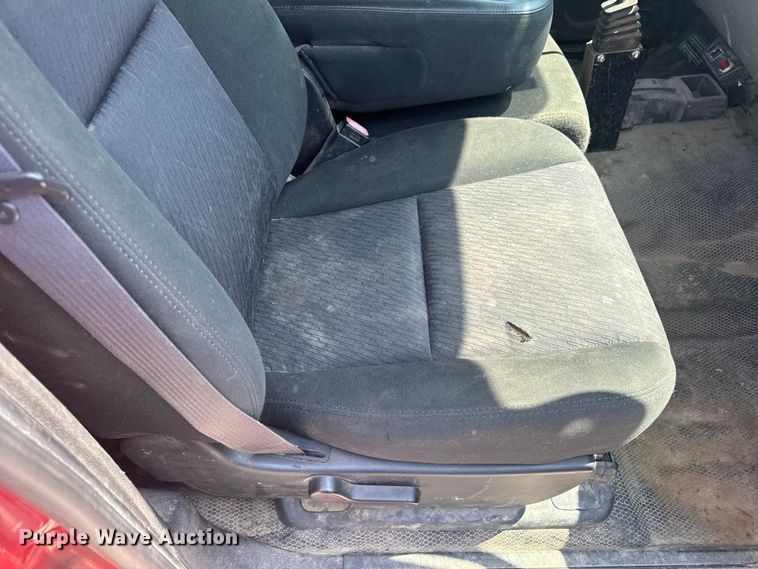 image for item EH6834 2011 Chevrolet  Silverado 3500HD dump flatbed pickup truck