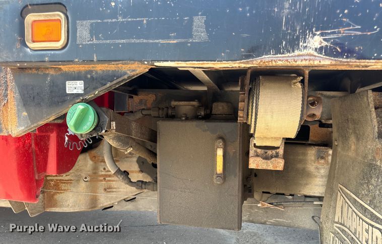 image for item EH6834 2011 Chevrolet  Silverado 3500HD dump flatbed pickup truck