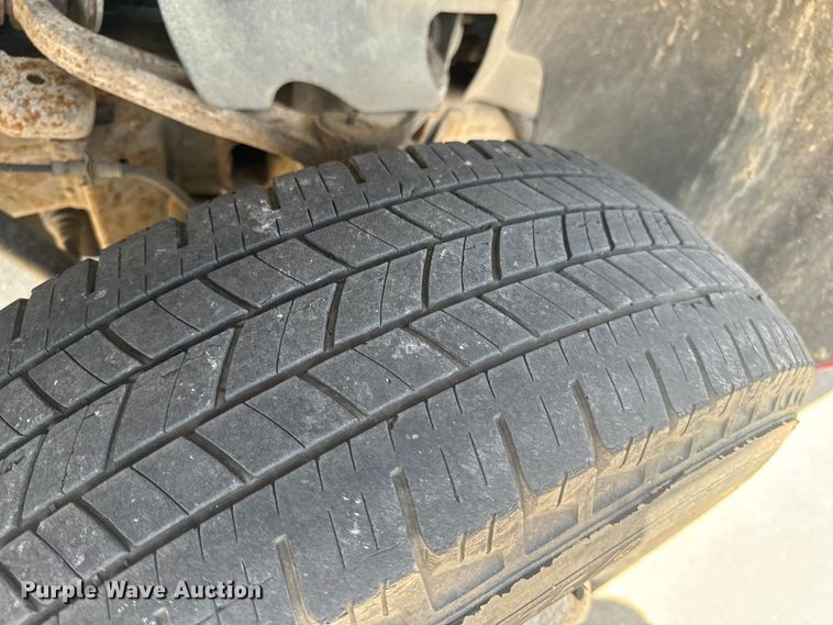 image for item EH6834 2011 Chevrolet  Silverado 3500HD dump flatbed pickup truck