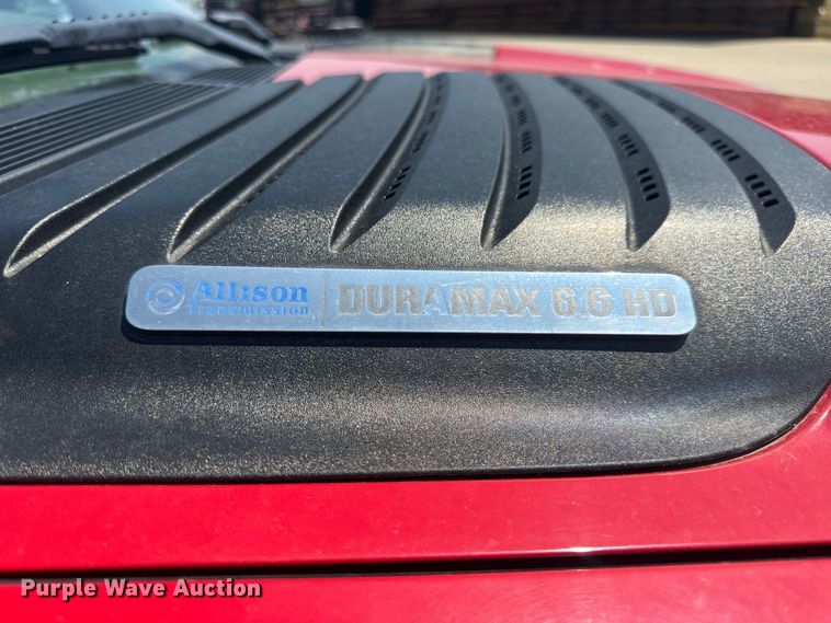 image for item EH6834 2011 Chevrolet  Silverado 3500HD dump flatbed pickup truck