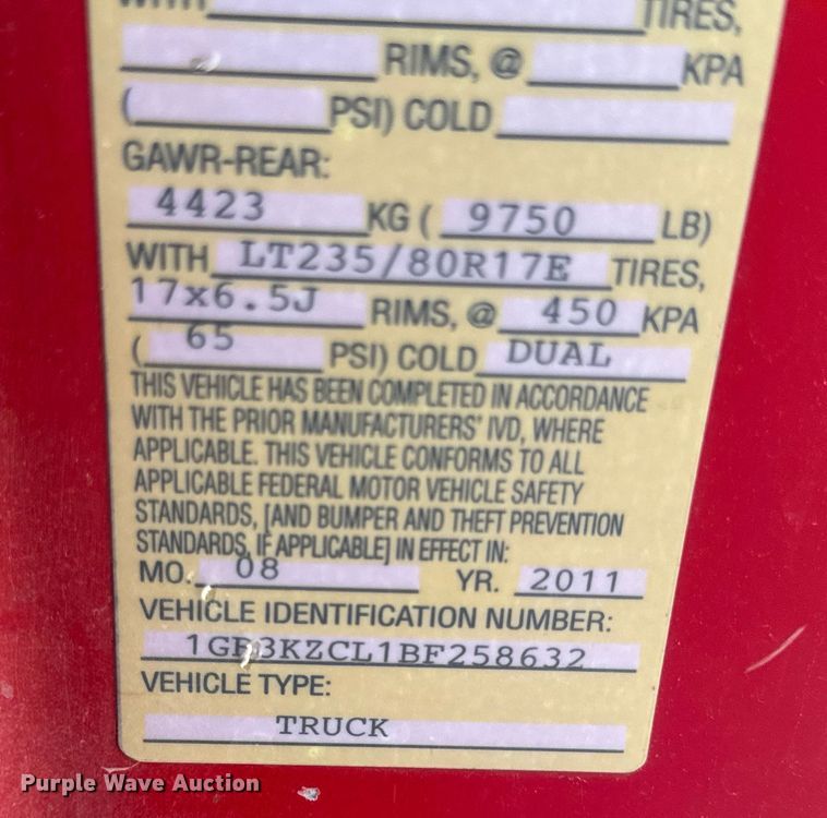 image for item EH6834 2011 Chevrolet  Silverado 3500HD dump flatbed pickup truck