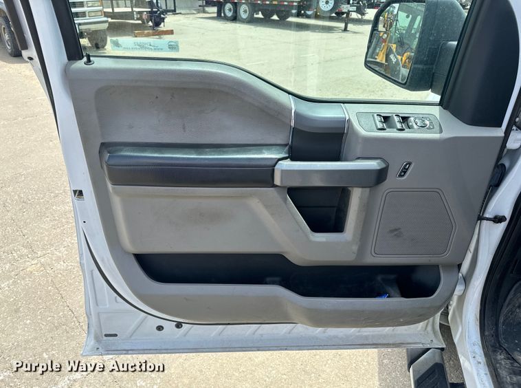 image for item EH6842 2018 Ford  F150 XLT SuperCrew pickup truck