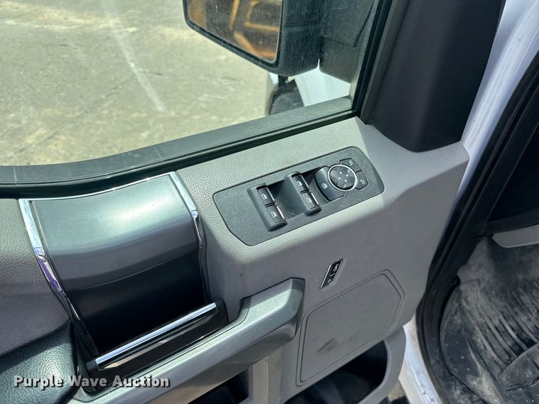 image for item EH6842 2018 Ford  F150 XLT SuperCrew pickup truck