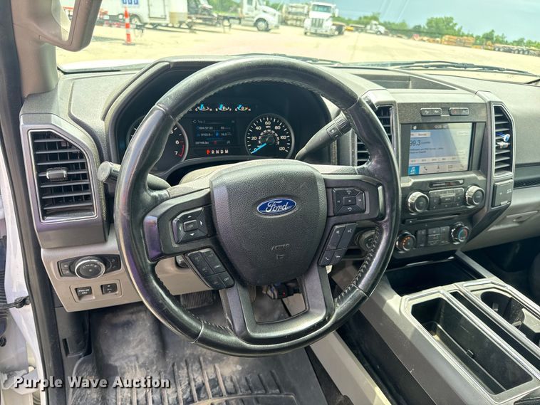 image for item EH6842 2018 Ford  F150 XLT SuperCrew pickup truck