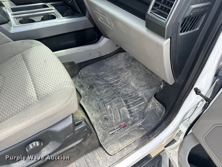 image for item EH6842 2018 Ford  F150 XLT SuperCrew pickup truck