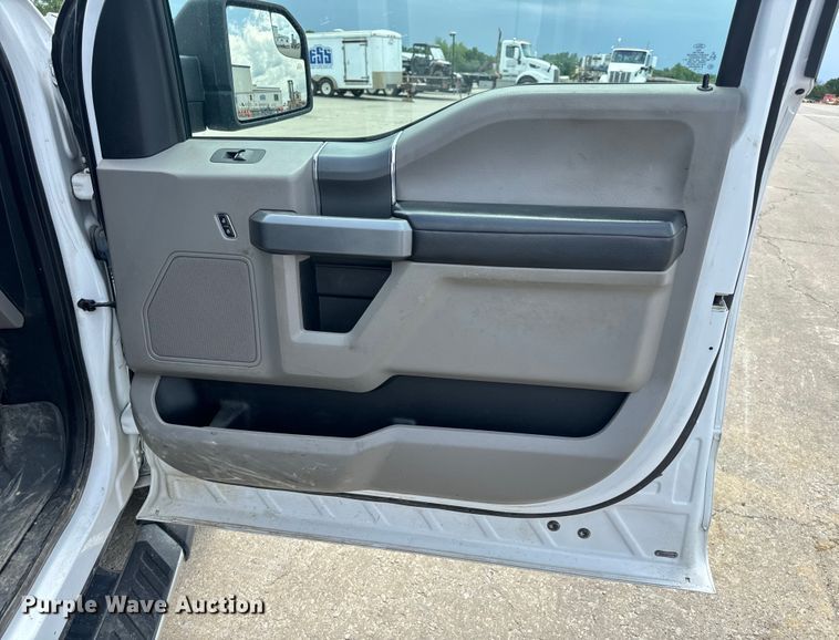 image for item EH6842 2018 Ford  F150 XLT SuperCrew pickup truck