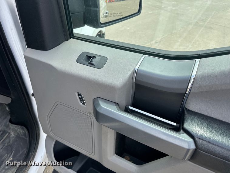 image for item EH6842 2018 Ford  F150 XLT SuperCrew pickup truck