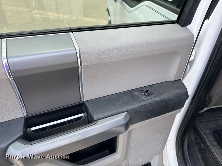 image for item EH6842 2018 Ford  F150 XLT SuperCrew pickup truck