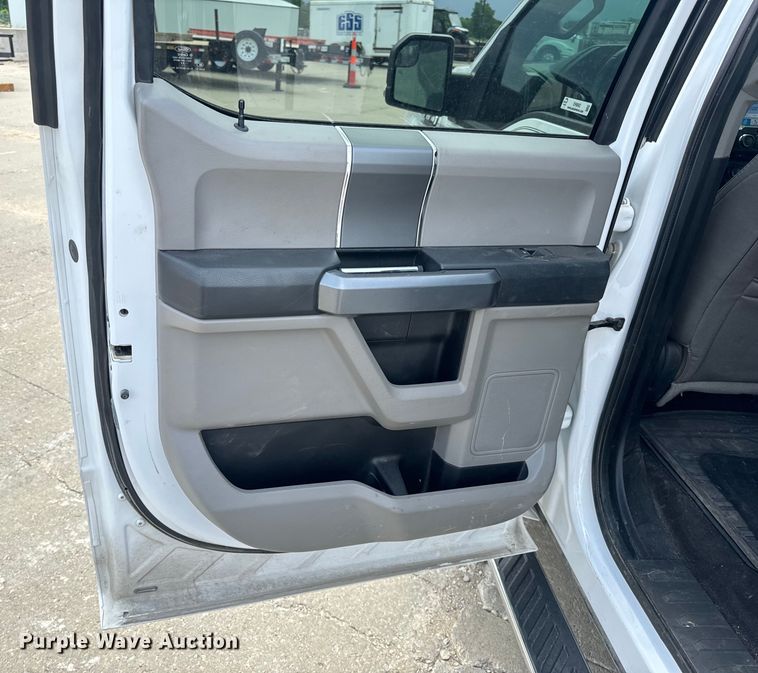 image for item EH6842 2018 Ford  F150 XLT SuperCrew pickup truck