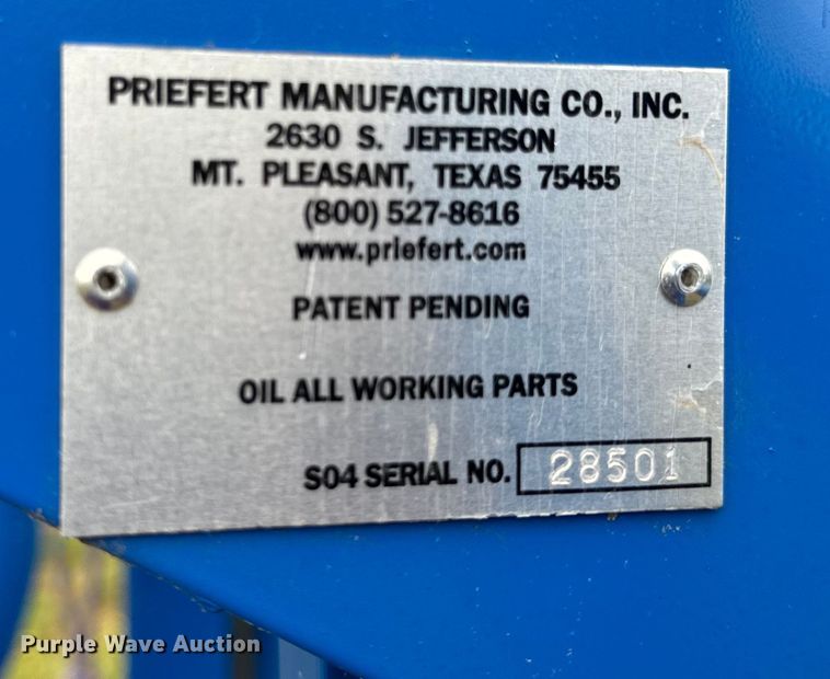 image for item EH6876 Priefert livestock squeeze chute