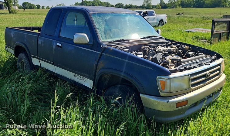 image for item EI3856 1997 Toyota  T100 XtraCab pickup truck