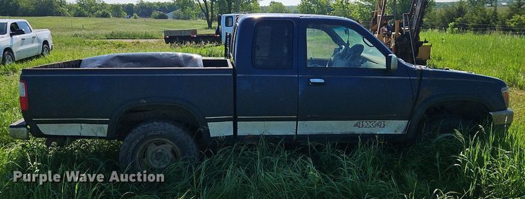 image for item EI3856 1997 Toyota  T100 XtraCab pickup truck
