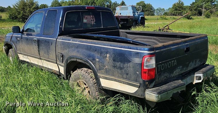 image for item EI3856 1997 Toyota  T100 XtraCab pickup truck