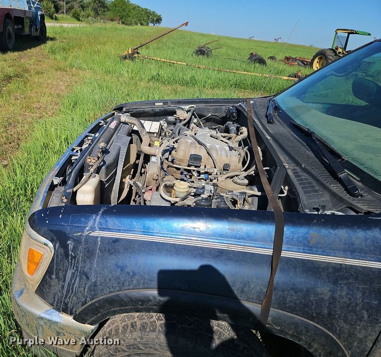 image for item EI3856 1997 Toyota  T100 XtraCab pickup truck