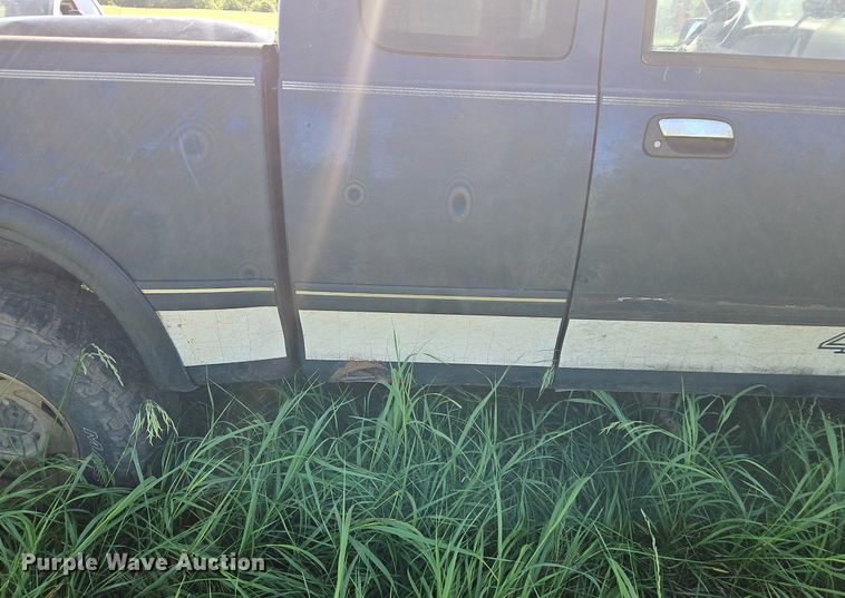 image for item EI3856 1997 Toyota  T100 XtraCab pickup truck