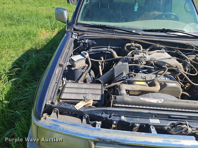 image for item EI3856 1997 Toyota  T100 XtraCab pickup truck