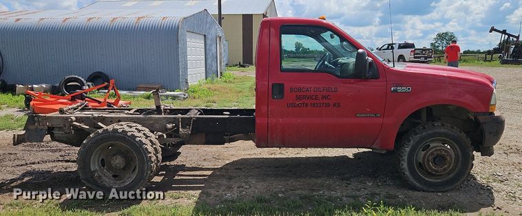 image for item EI3859 2002 Ford F550 Super Duty XLT truck cab and chassis