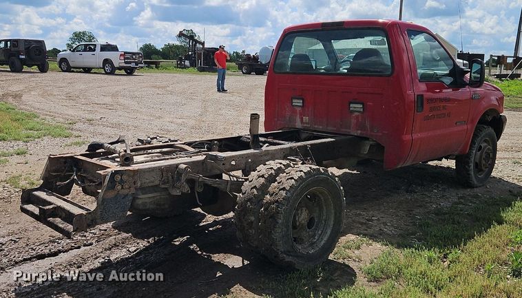 image for item EI3859 2002 Ford F550 Super Duty XLT truck cab and chassis