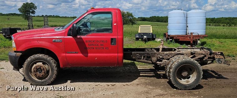 image for item EI3859 2002 Ford F550 Super Duty XLT truck cab and chassis