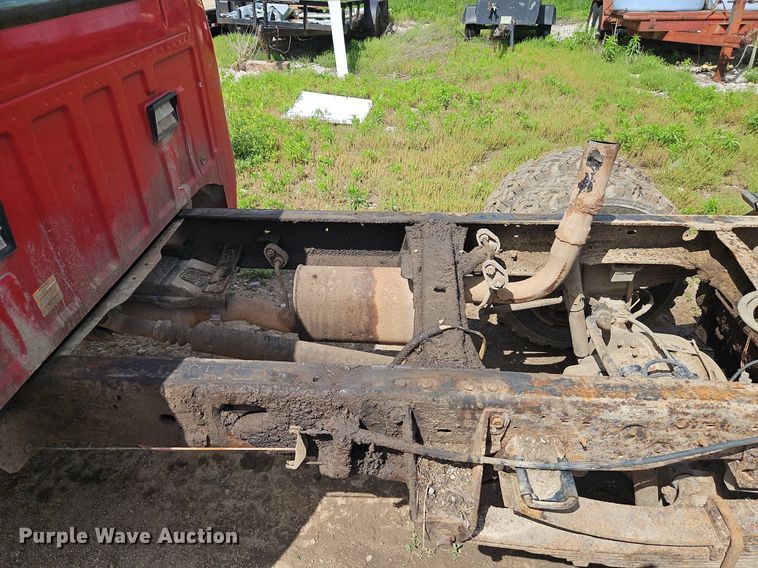 image for item EI3859 2002 Ford F550 Super Duty XLT truck cab and chassis
