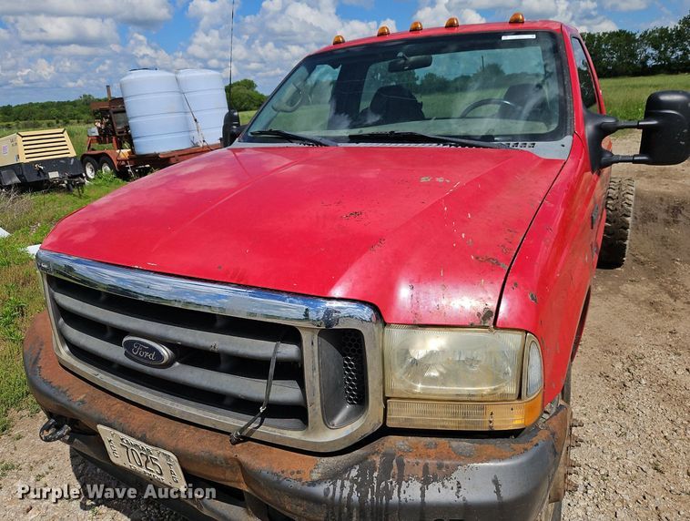 image for item EI3859 2002 Ford F550 Super Duty XLT truck cab and chassis