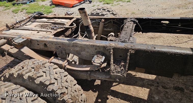 image for item EI3859 2002 Ford F550 Super Duty XLT truck cab and chassis