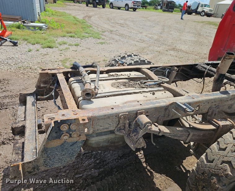 image for item EI3859 2002 Ford F550 Super Duty XLT truck cab and chassis