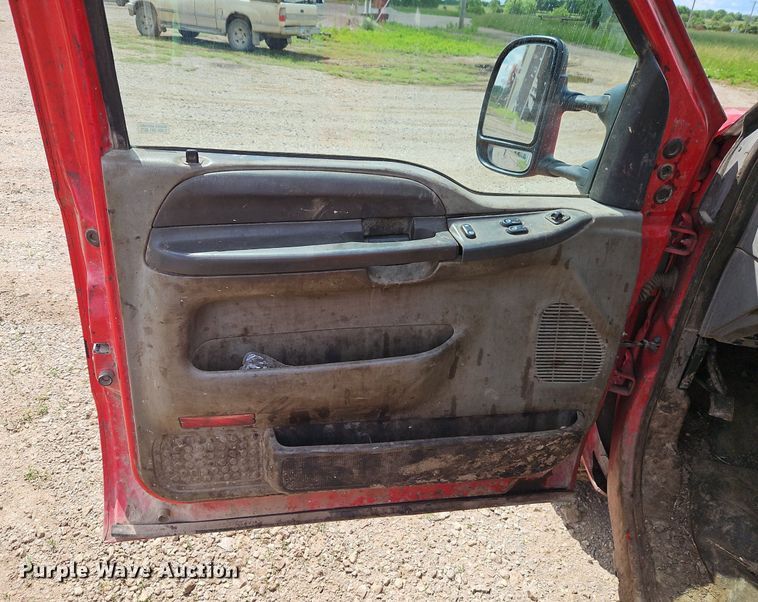 image for item EI3859 2002 Ford F550 Super Duty XLT truck cab and chassis