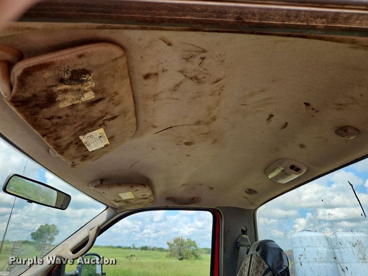 image for item EI3859 2002 Ford F550 Super Duty XLT truck cab and chassis