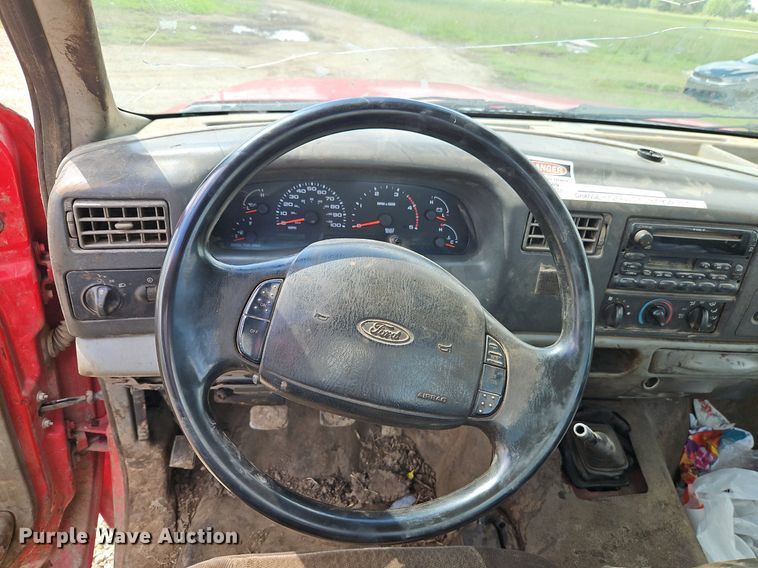 image for item EI3859 2002 Ford F550 Super Duty XLT truck cab and chassis