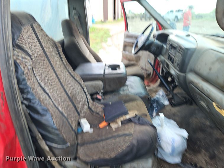 image for item EI3859 2002 Ford F550 Super Duty XLT truck cab and chassis