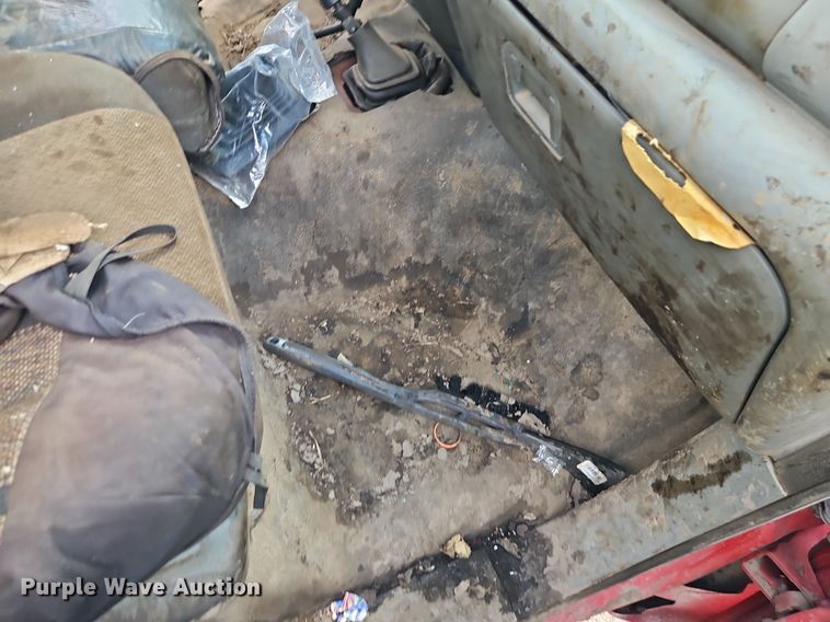 image for item EI3859 2002 Ford F550 Super Duty XLT truck cab and chassis