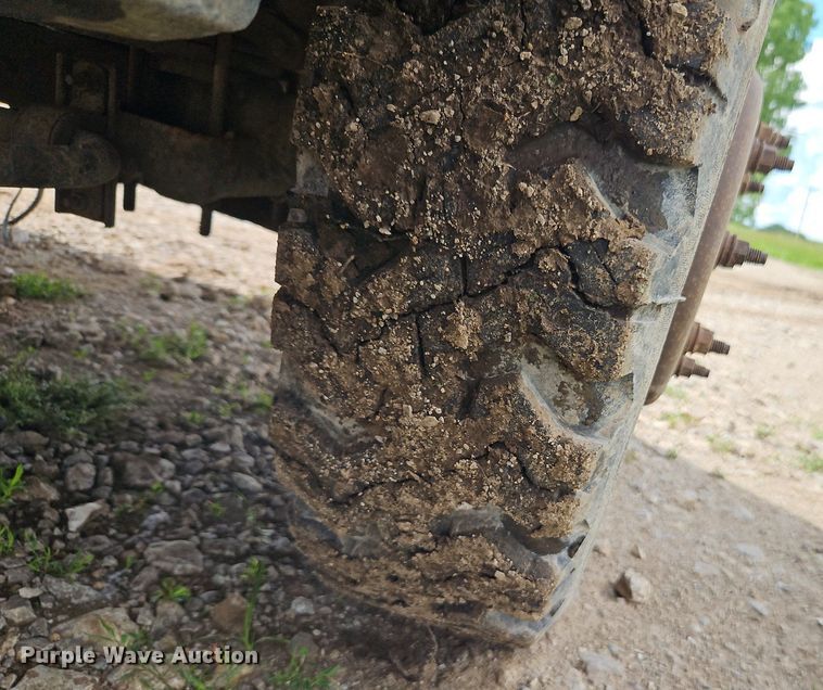 image for item EI3859 2002 Ford F550 Super Duty XLT truck cab and chassis