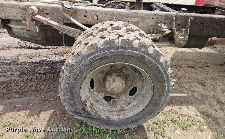 image for item EI3859 2002 Ford F550 Super Duty XLT truck cab and chassis