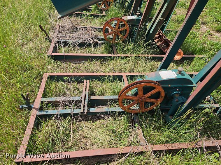 image for item EI3860 (12) pump jacks