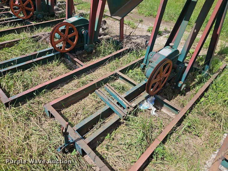 image for item EI3860 (12) pump jacks