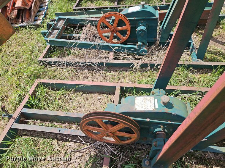 image for item EI3860 (12) pump jacks