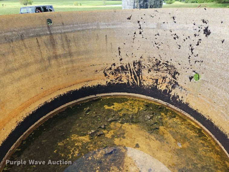 image for item EI3862 (3) fiberglass tanks