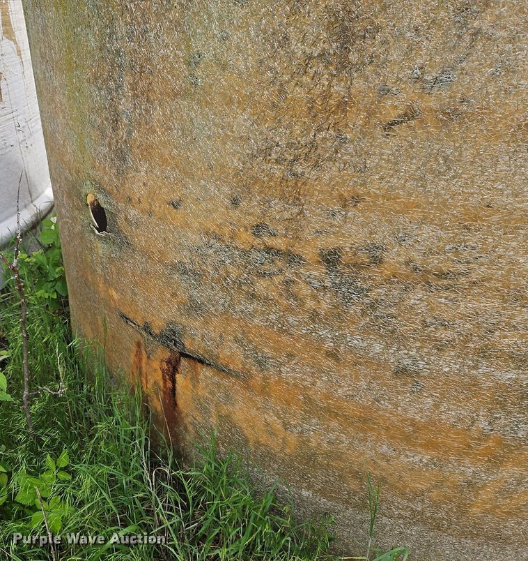 image for item EI3862 (3) fiberglass tanks