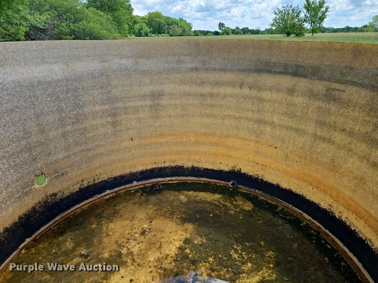 image for item EI3862 (3) fiberglass tanks