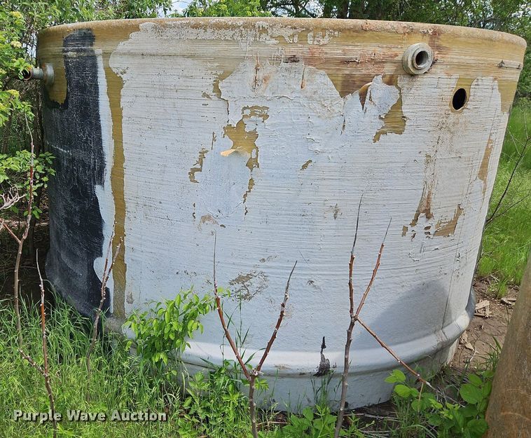 image for item EI3862 (3) fiberglass tanks
