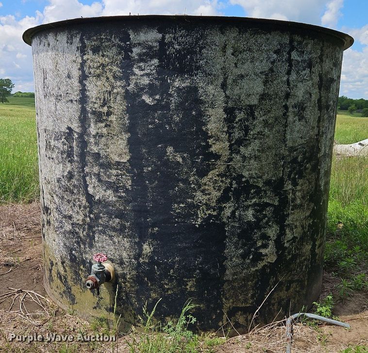 image for item EI3862 (3) fiberglass tanks