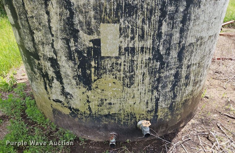 image for item EI3862 (3) fiberglass tanks